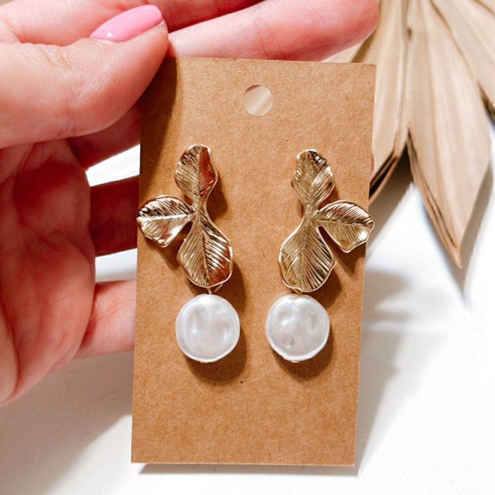 Pearl drop earrings #714